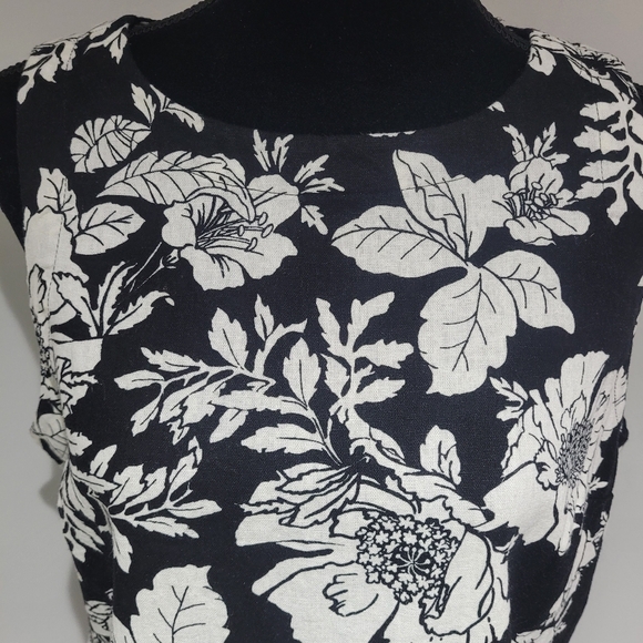 Old Navy Women's Floral Linen Blend Sleeveless Top Size Large Black White - Picture 4 of 10